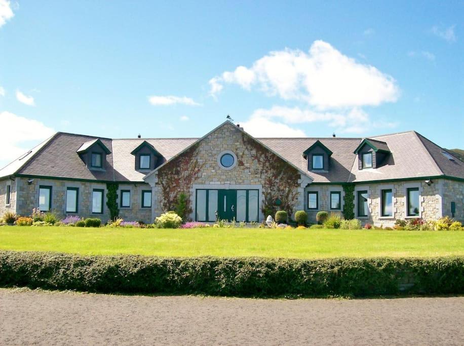 Like Walking Into A Fantastic Novel At Inishowen House Rashenny Luaran gambar